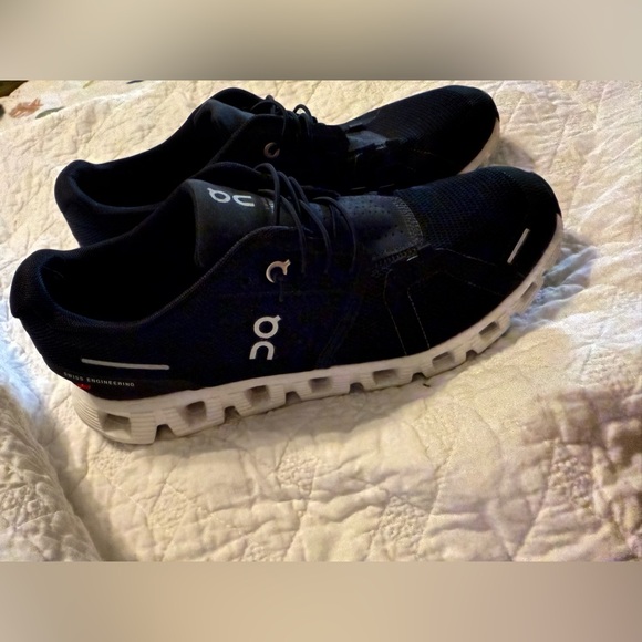 On Running Black and White Athletic Shoes - Picture 2 of 9